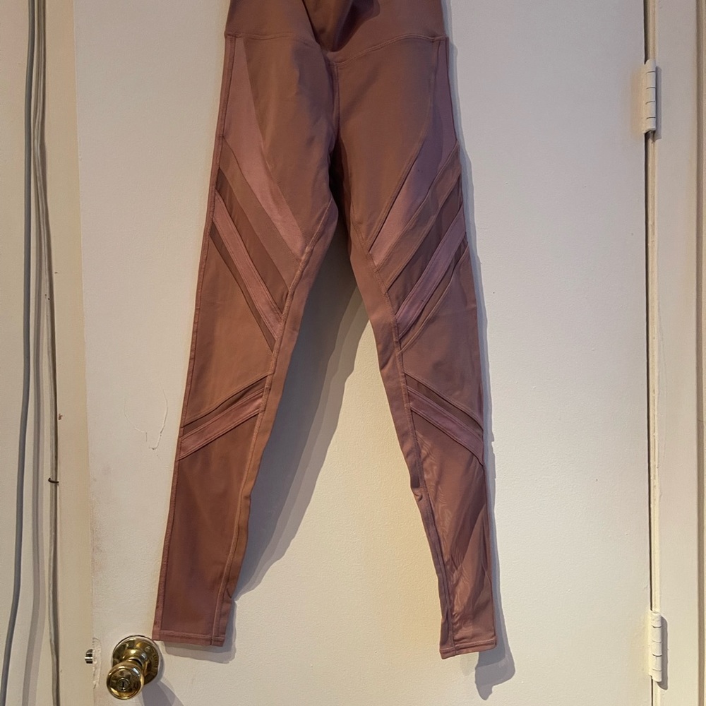 Alo mesh panel moto leggings - blush